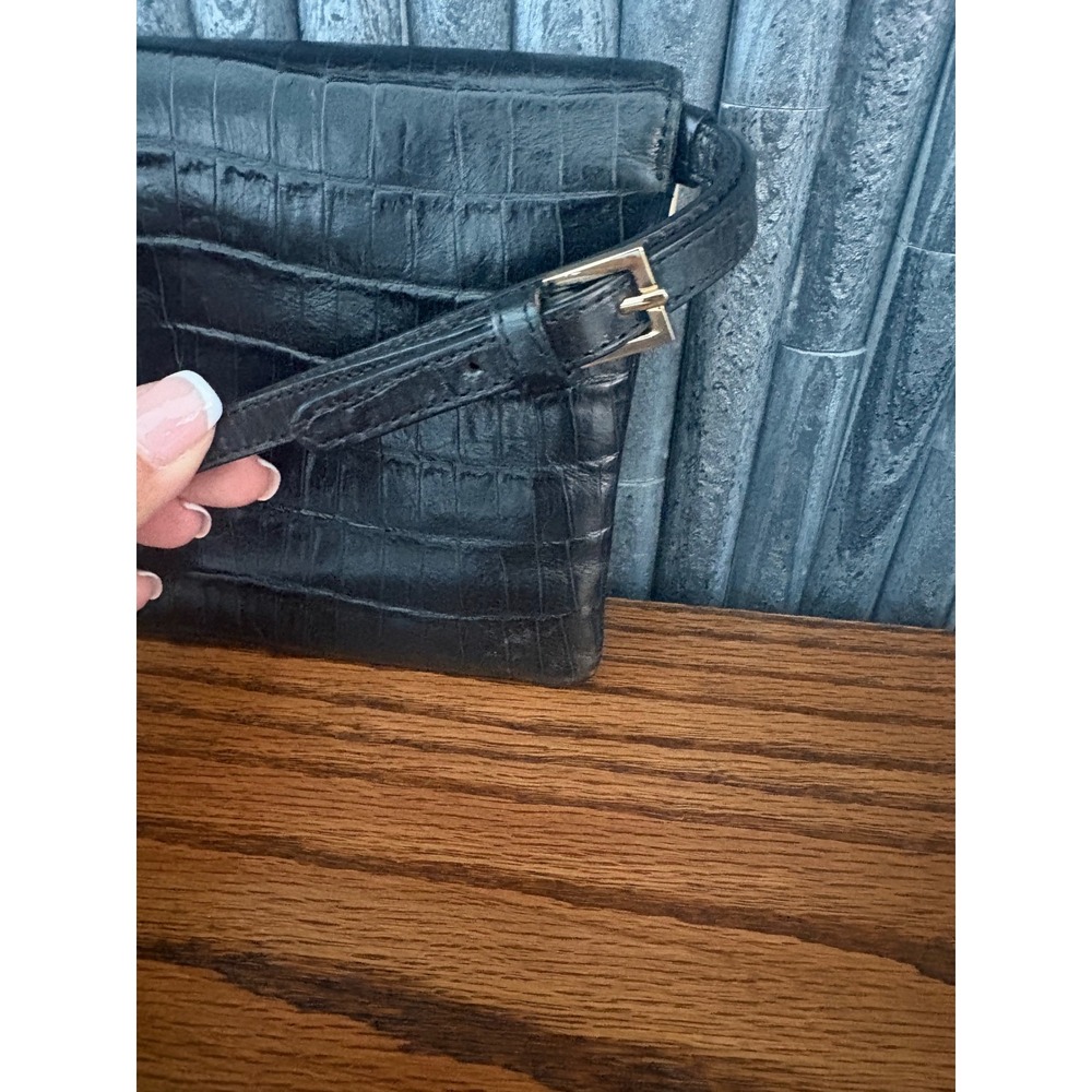 Henri Bendel Deb Black Croc Embossed Leather Wristlet Clutch Gold V Hardware - Picture 5 of 9